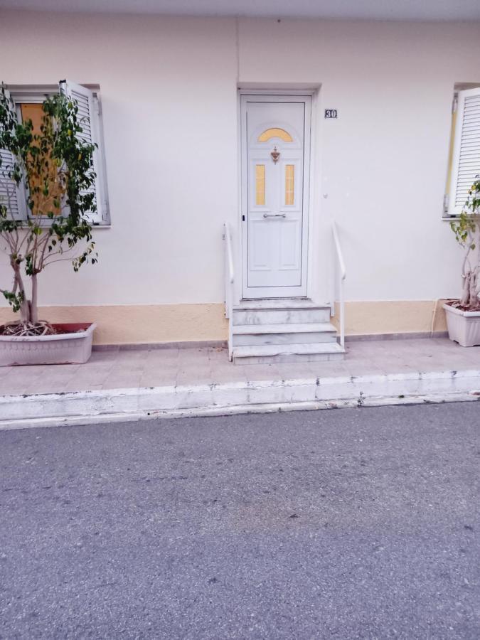 Appartement Στην Αυλή Της Ράχης à Kalamata Extérieur photo
